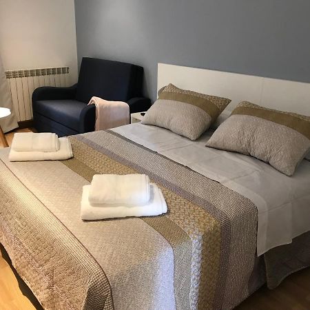 Hostal Casiano Camarasa Ngoại thất bức ảnh