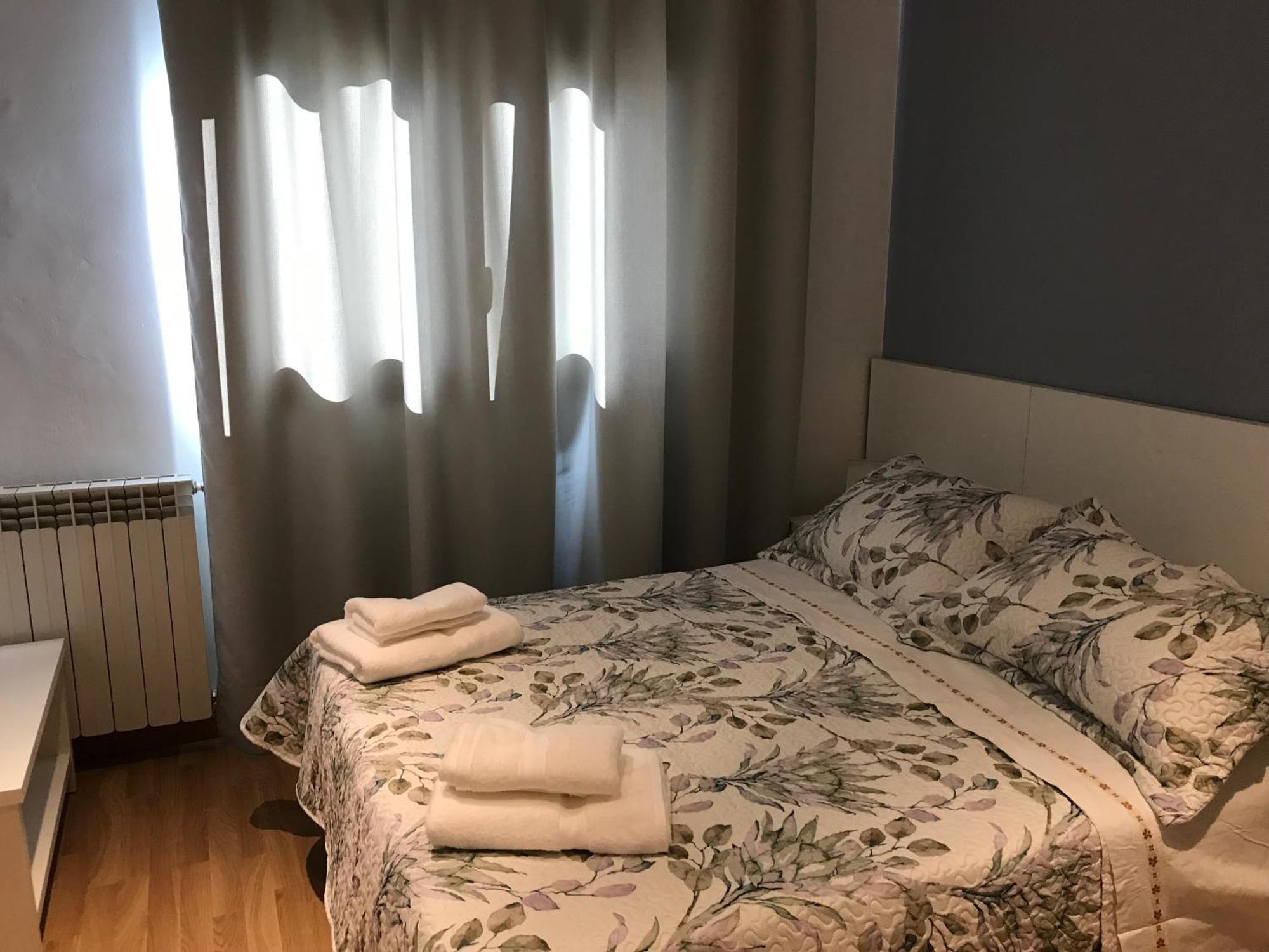 Hostal Casiano Camarasa Ngoại thất bức ảnh