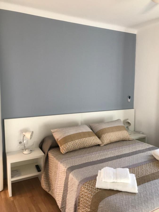 Hostal Casiano Camarasa Ngoại thất bức ảnh