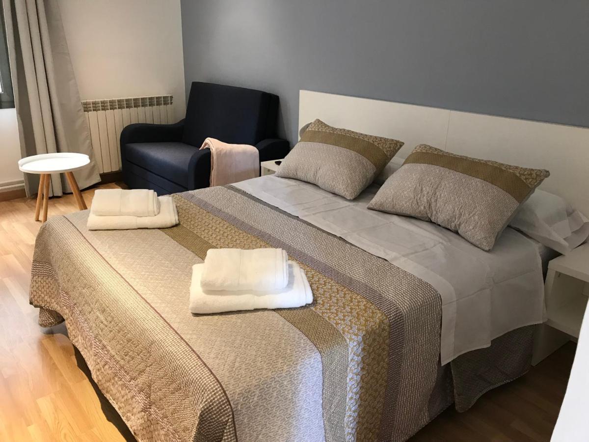 Hostal Casiano Camarasa Ngoại thất bức ảnh