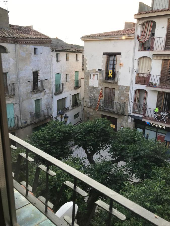 Hostal Casiano Camarasa Ngoại thất bức ảnh