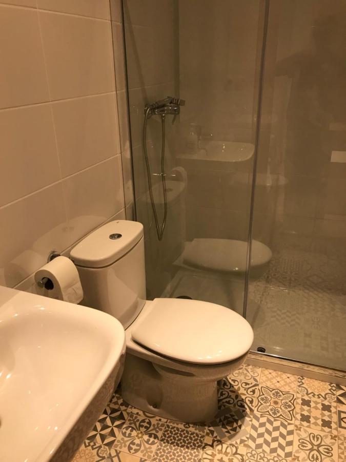 Hostal Casiano Camarasa Ngoại thất bức ảnh