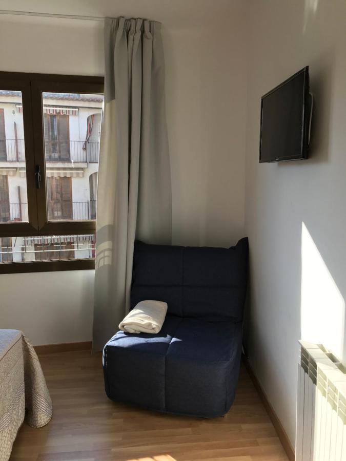 Hostal Casiano Camarasa Ngoại thất bức ảnh